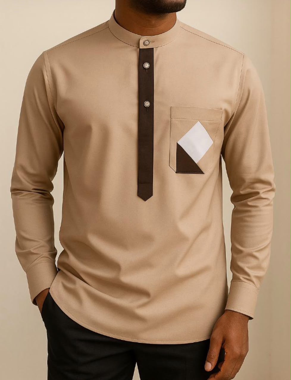 Tunique sable à losange — beige sable, portée et pliée