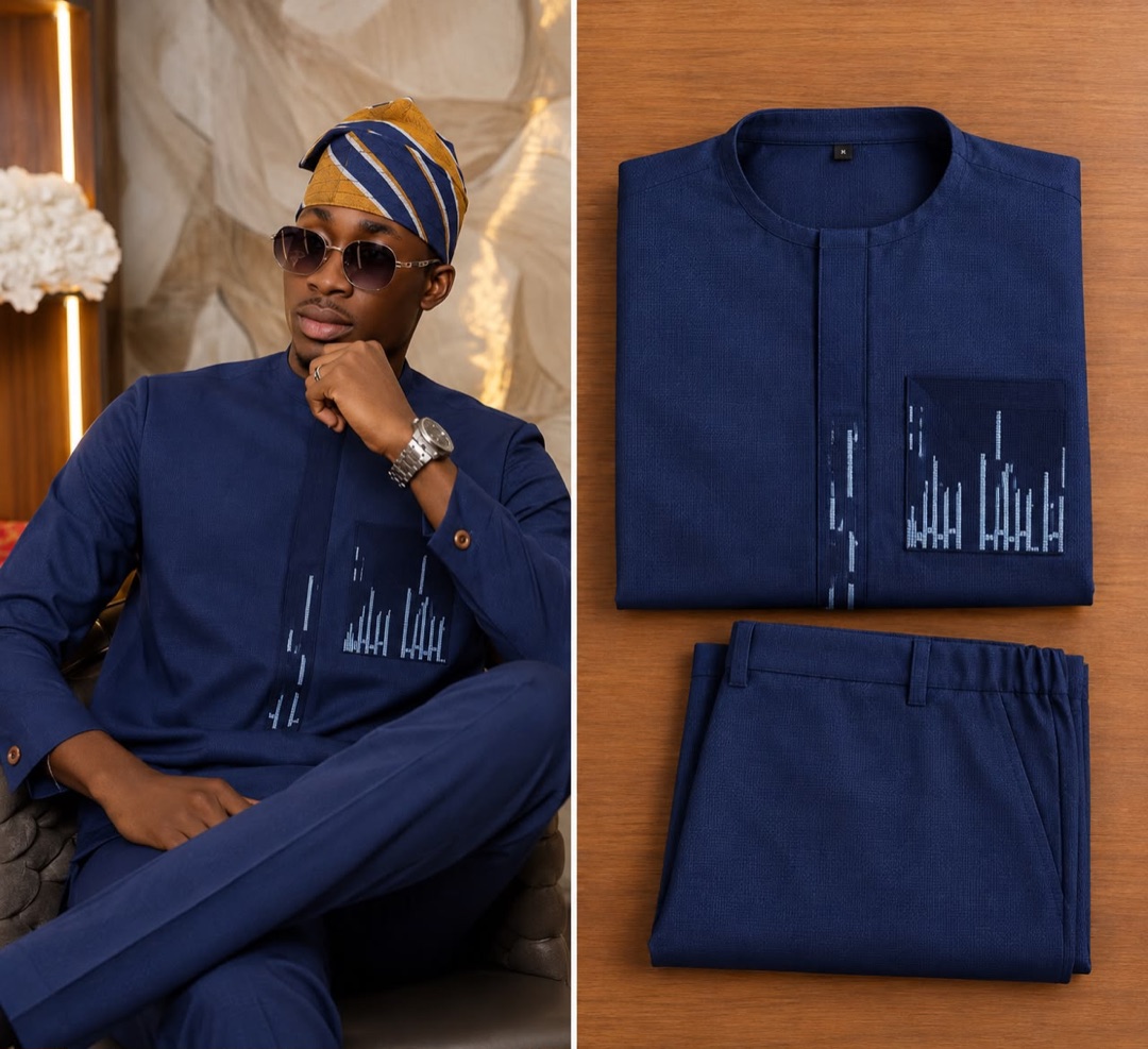 Ensemble marine brodé ton sur ton — bleu marine, tunique et pantalon